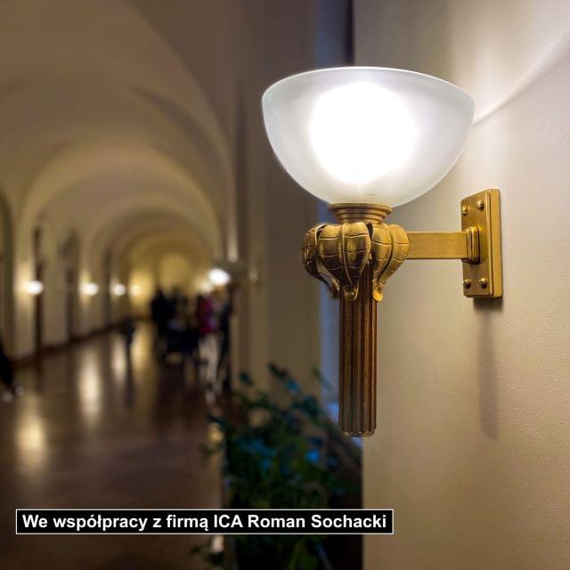 Piękna zrekonstruowana lampa